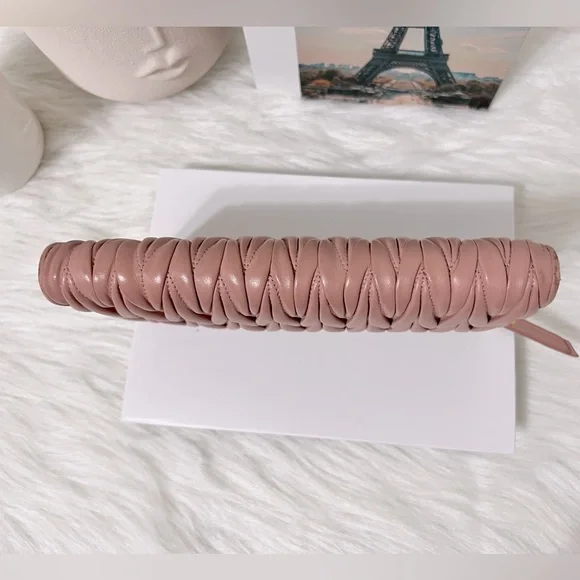 Miu Miu
Pink continental wallet - Picture 3 of 16